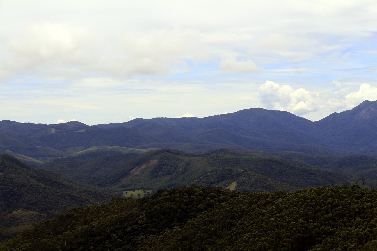 Vista da Serra da Mantiqueira a partir da Pedra do Carmo